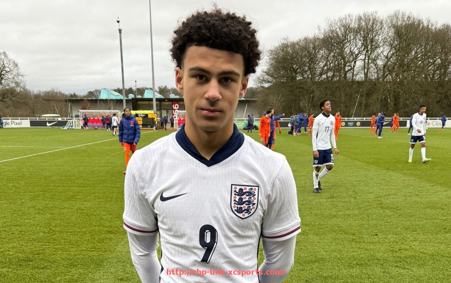 杏彩体育-2025年世俱杯球员装备品牌商合作模式及市场影响